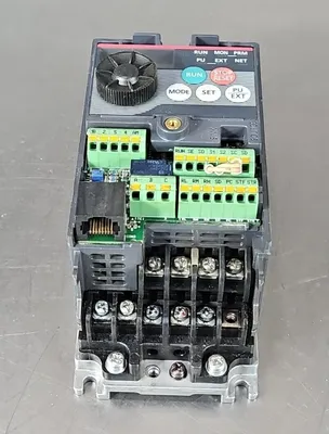 Used Mitsubishi Electric Mitsubishi Electric FR-D700 FR-D720-008-NA Variable Speed Drives South Carolina US | Palmetto Automation #1165538