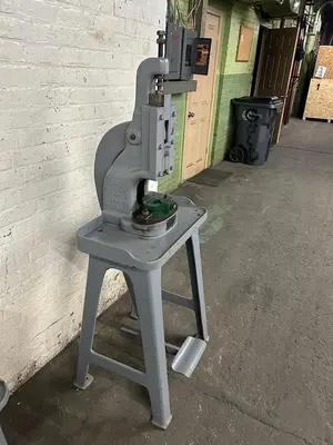E.D. Bosworth & Son. Warren RI - Metalworking, Forming & Stamping 2.5 Ton Punch Press