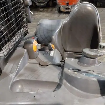USED 2018 CROWN RR5725-45