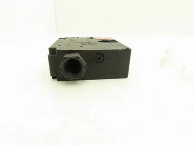Omron D4NL-4GDG-B4 Guard Safety-Door Switch Interlock Solenoid Release 24VDC