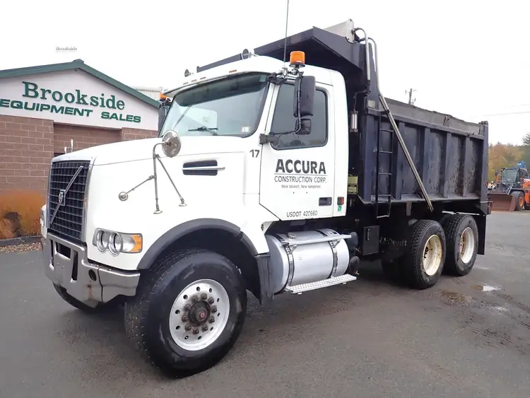 Used 2005 VOLVO VHD64F200 Dump trucks Massachusetts US | Brookside Equipment Sales #1558190