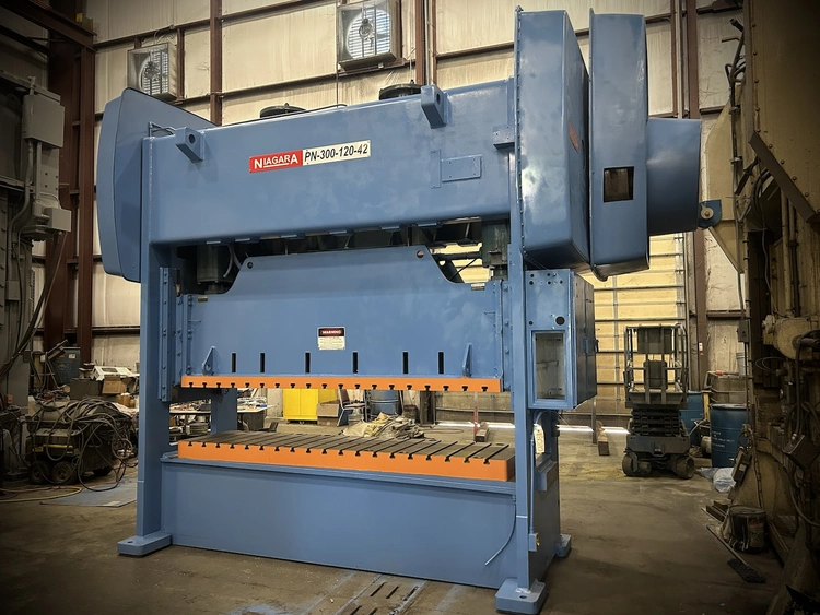 Used 1992 NIAGARA NIAGARA PN-300-120-30 PRESS Straight Side Presses | Alma Machinery #898808