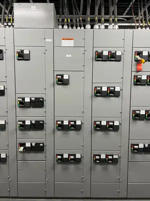 Advantage 2100 MCC, 600V, 3-Ph, 1200A, 9 Sections