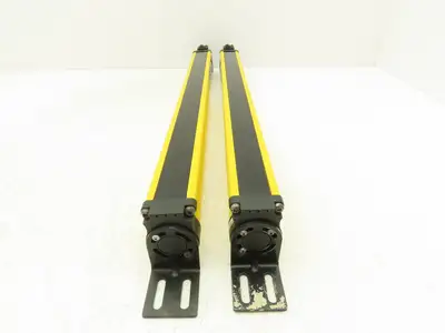 Allen Bradley 440L-P4J0480YD Light Curtain Guardmaster Receiver/Transmitter Set