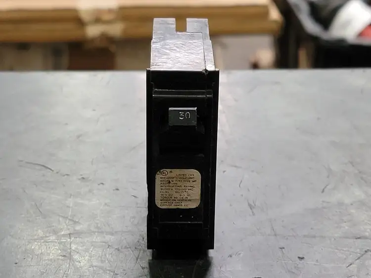 Used CROUSE-HINDS MP130 Switchgears British Columbia CA | Lenmark #241638