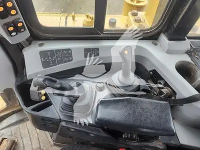 USED 2016 CATERPILLAR D6T XL