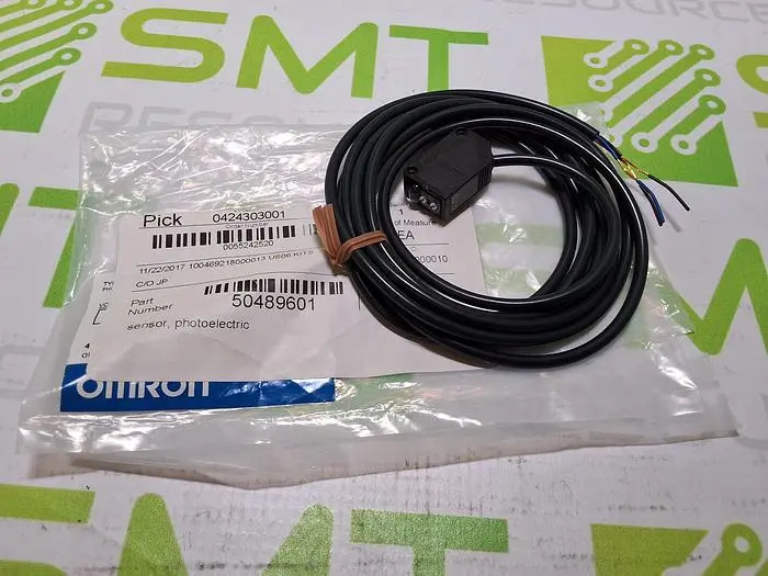 NEW OMRON E3Z-D81