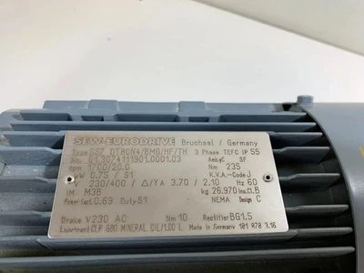 SEW-Eurodrive S57 Dt80n4/BMG/HF / Th .75kW / 1Hp W / Gang Reduzierer & V230