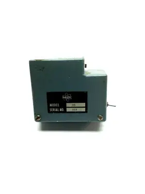 95 | SSEC Model  With 2 UND Lap Micro Switch 15A 125 250 480 VAC - Used