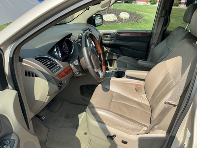 Used 2014 CHRYSLER TOWN & COUNTRY Vans Michigan US | Miedema Asset Management Group #1337323