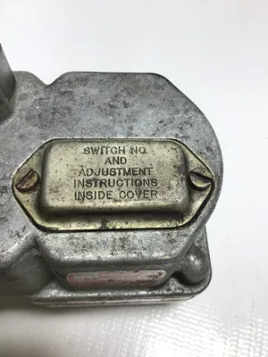 Barksdale DPDIT-A3 Pressure/Vacuum Actuated Switch