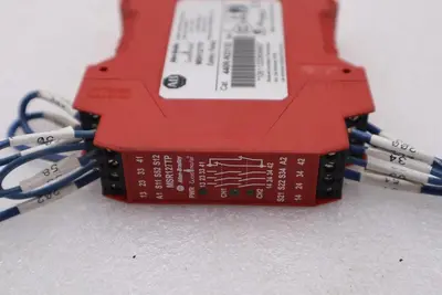 Allen Bradley 440R-N23132 /C, Safety Relay, Guard Master MSR127TP STOCK L-206A