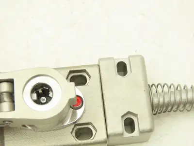 Allen Bradley 440T-MSALE10DC Guardmaster Trapped Key Interlock Switch With Key