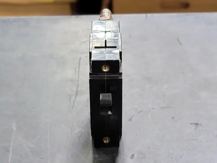 Used HEINEMANN AM1S-Z349-12W Switchgears British Columbia CA | Lenmark #241493