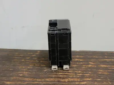 NEW SQUARE D QOB215