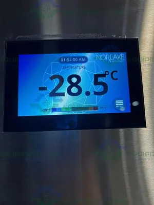 USED NORLAKE NSWDF492SSS/0A WHITE DIMOND SERIES DOUBLE DOOR FREEZER -20C, 49 CU. FT.