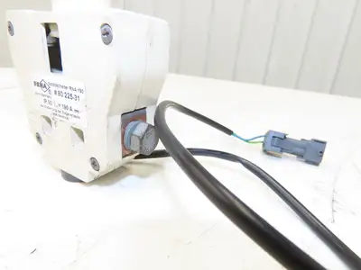 Linde 8022531 Electric Forklift Push Pull Switch E18C-02