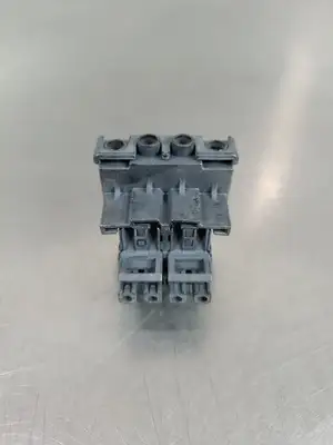 USED Allen-Bradley PN-140590 Kinetix 4-Prong Terminal Block