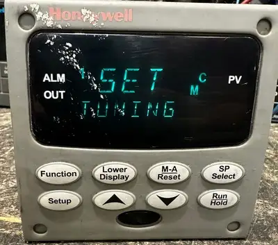 Honeywell DC2500-CE-0B00-200-00000-E0-0 UDC2500 CONTROLLER (2.1.3)