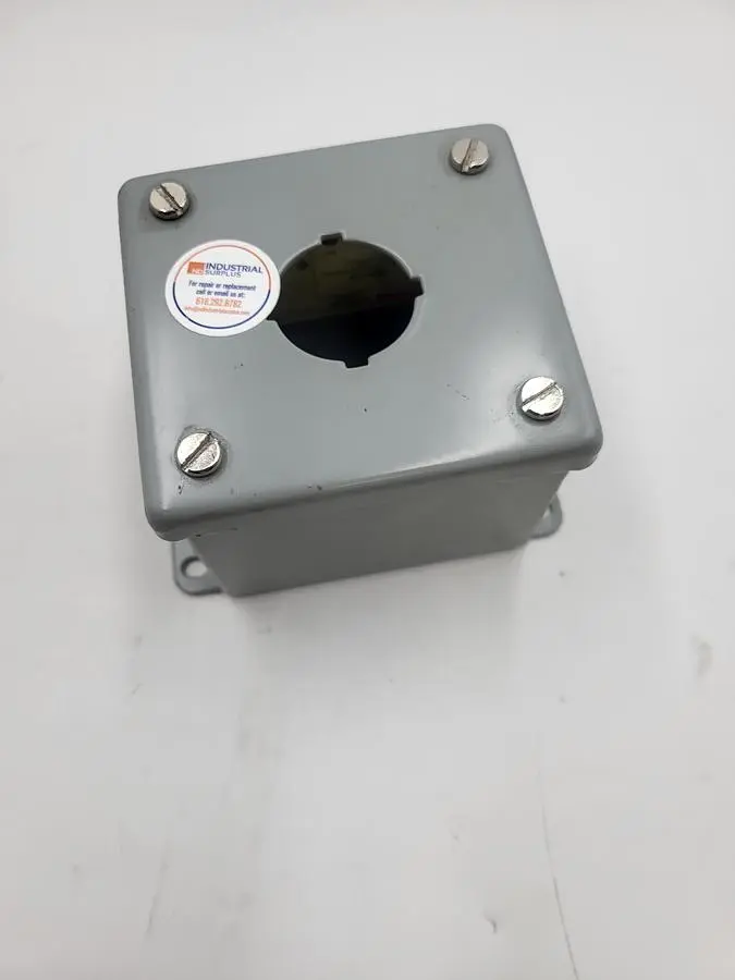 Used NVENT NVENT HOFFMAN 58010 SCREW DOWN COVER Nuts & Screws | ND Industrial Surplus #1217165