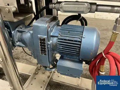 Unknown Rotary Capper, with Conveyor