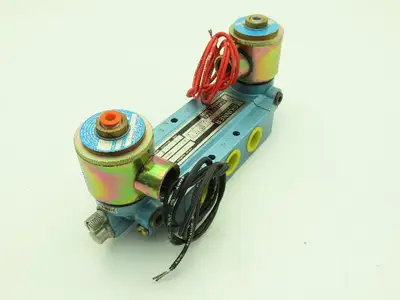 Honeywell Skinner 53FFGAL4 Solenoid Valve 5-Way 3 Pos 120V 150 PSI 1/2" NPT