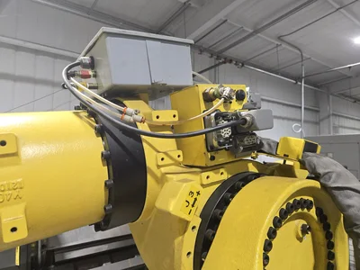 2012 Fanuc Robot R-2000i6 210FS Robotic Arm System w/ Camera System, Pallet Supports, Controllers,