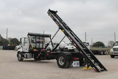 New | in-Stock 2027 MACK MD7 Rolloff Trucks Texas US | Roll Off Truck World #1491876