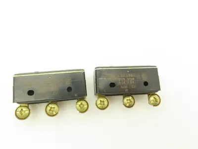 Honeywell BZ-2R5551-P4 Micro Switch Pin Plunger 15A 125/250/480VAC Lot of 2
