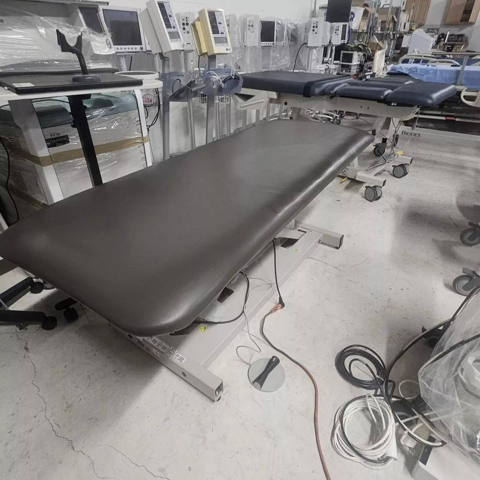 Used Clinton Clinton Please see details in description Tables/Stretchers/Gurneys Texas US | PT Medical Technologies #1458886