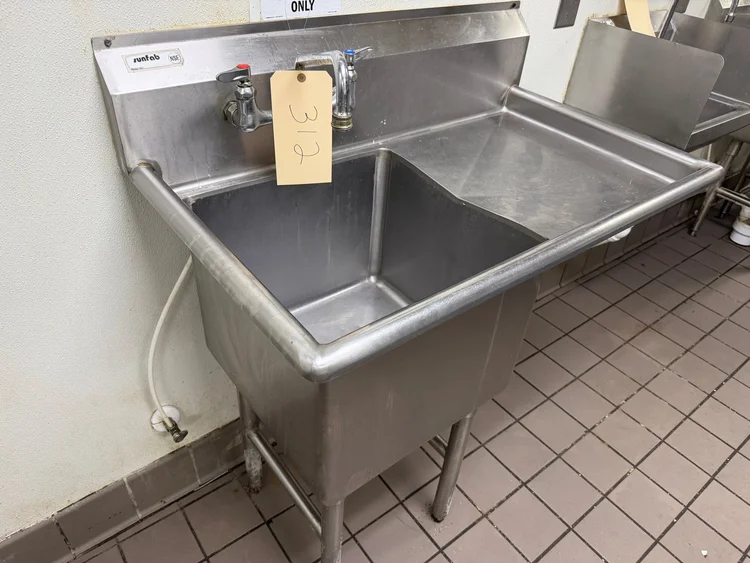 Used _UNKNOWN_ _UNKNOWN_ Sinks Georgia US | Auction Management Corporation #1548542