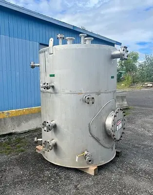 Used 1700 Gallon Tank, 304L Stainless Steel, API Standard 650
