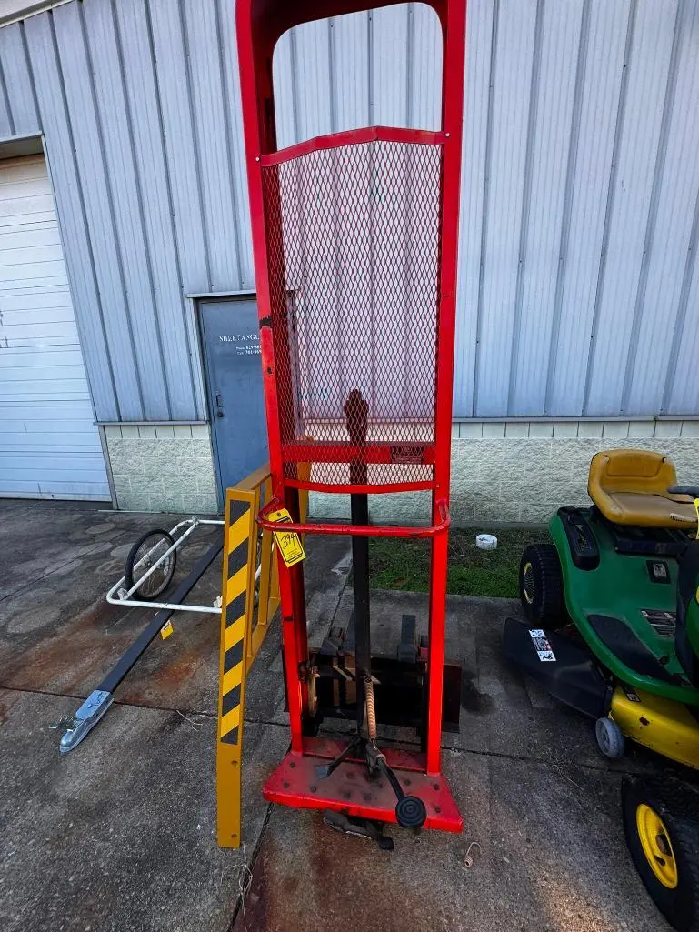 Used _UNKNOWN_ _UNKNOWN_ Pallet Stackers Ohio US | Myron Bowling Auctioneers Inc #1518707