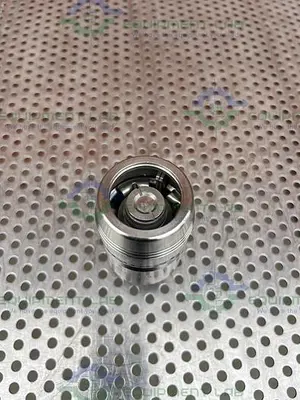 USED SWAGELOK QTM8-316 STAINLESS STEEL FEMALE QUICK CONNECT FITTING