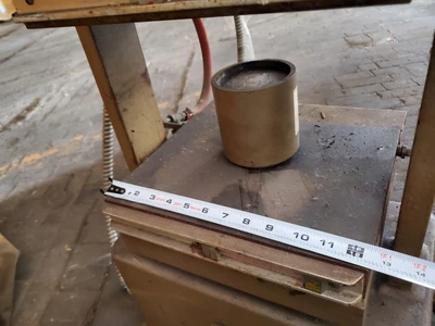 PHI 12.5" x 9.5" Hydraulic Press