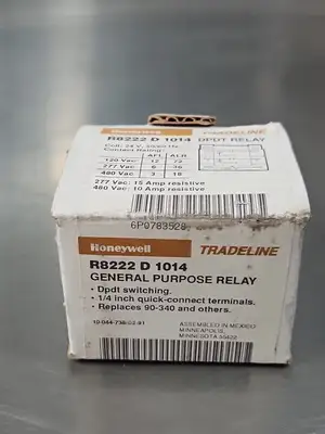 Honeywell Tradeline R8222 D 1014 DPDT Switching Relay Loc4B19