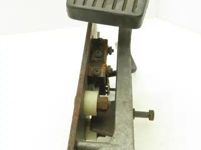 Yale Forklift Throttle Accelerator Pedal Bracket/Potentiometer ERC060GHN36TE084