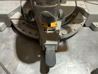 Used _UNKNOWN_ _UNKNOWN_ Miter Saws Michigan US | Miedema Asset Management Group #1295054