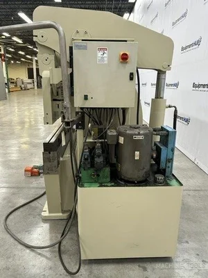 USED 1997 ACCURPRESS 717512