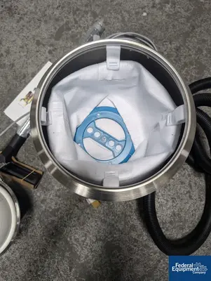 USED Nilfisk Nilfisk Advance America Vacuum, Model IVT1000CR