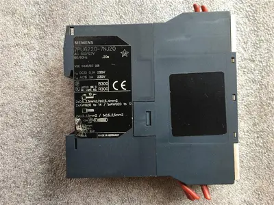 USED SIEMENS 7PU 6220 - 7NJ20