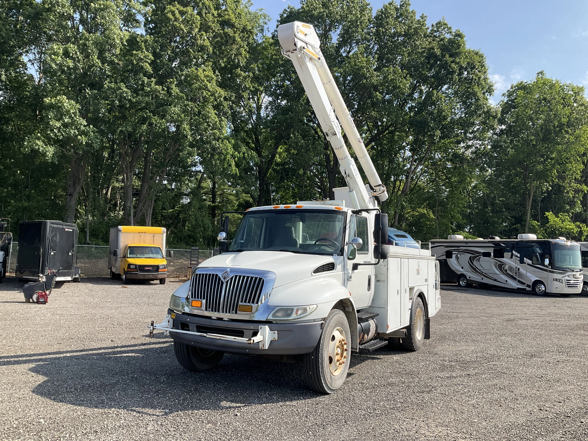 Used 2007 INTERNATIONAL 4200 Bucket (boom) trucks Michigan US | Miedema Asset Management Group #1304736