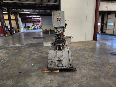 Used 1900 BROBO Q35Y-25 Ironworkers Illinois US | Revelation Machinery #1404136