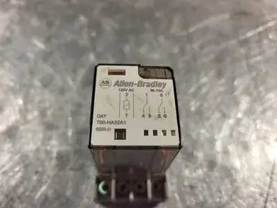 USED ALLEN-BRADLEY 700-HA32A1