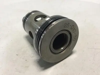 USED VICKERS 25-D10-30