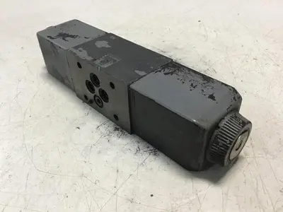USED VICKERS DG4V-3-6C-M-U-HL7-60
