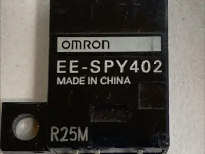 USED OMRON REFLECTIVE PHOTOMICROSENSOR 5MM NPN 5‑24V VERTICAL
