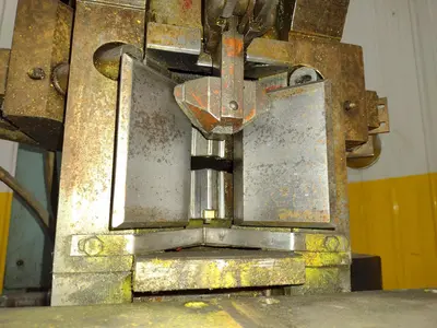 BTM CORPORATION TOG-L-LOC CORNER NOTCHER: YOBRO #25120