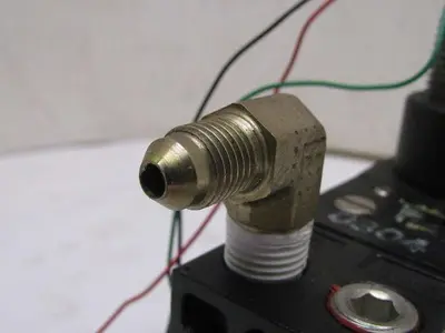 TA6000-001 Electro-Pneumatic Pressure Transducer 0-10 VDC 3-15 PSI Output 1/4NPT