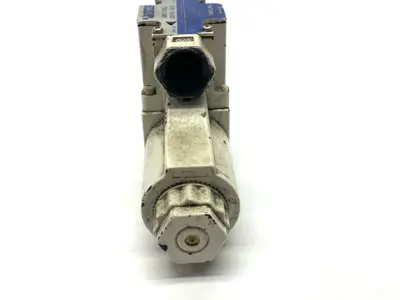 USED TOKIMEC SOLENOID DIRECTIONAL CONTROL VALVE 1/2" PORTS